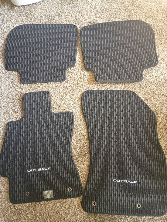 Subaru Other - 2015-2019Subaru Outback Black Front & Rear Carpet Floor Mats - Set of 4